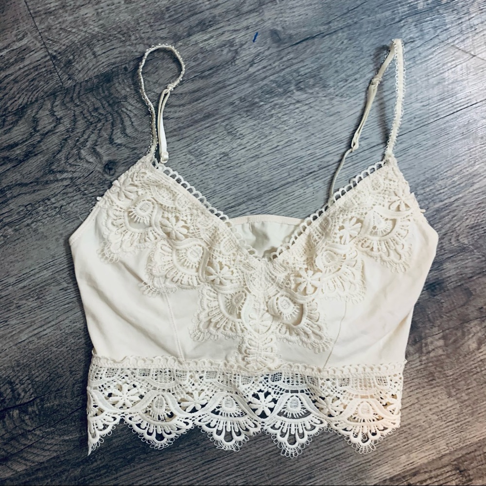 NWOT Billabong Ivory Floral Lace Bralet Halter Med